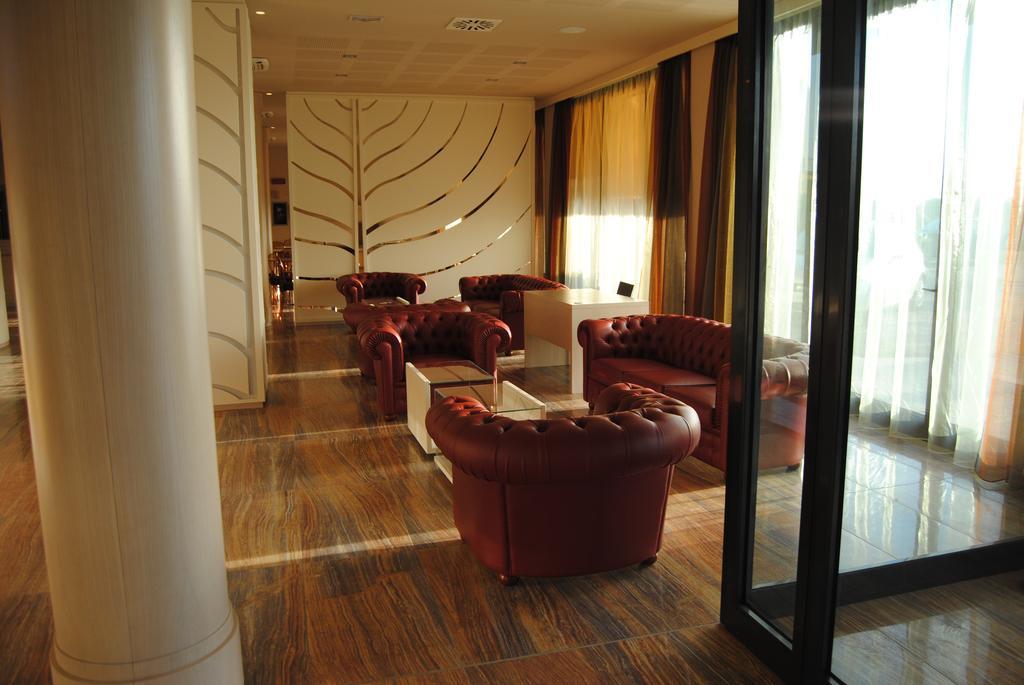 Grand Hotel فورلي المظهر الخارجي الصورة