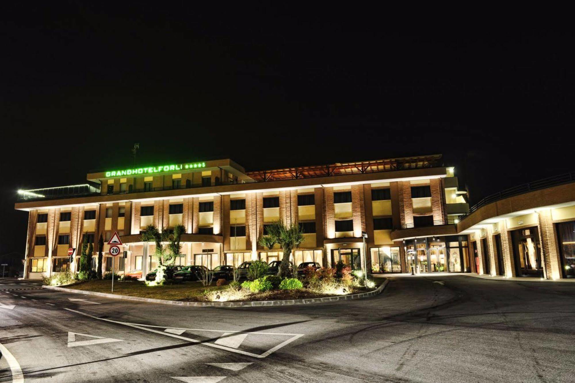 Grand Hotel فورلي المظهر الخارجي الصورة